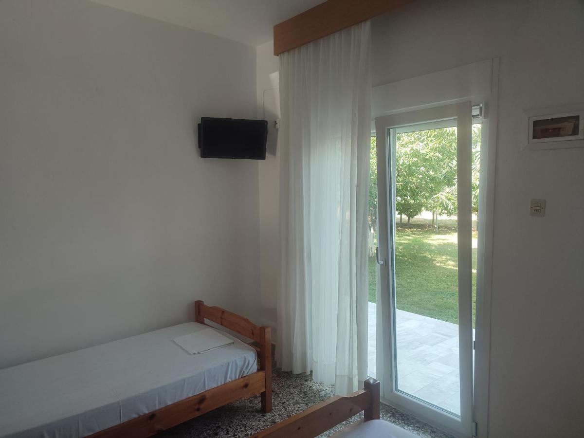 Michalos Apartments Paralía Skotínis Buitenkant foto